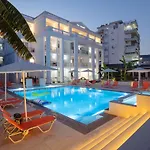 Kalcuni Hotel 4*