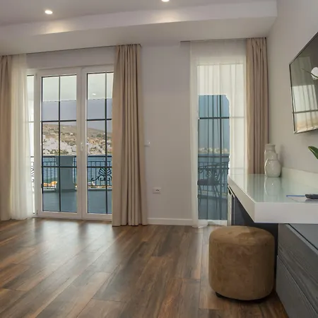 Hotel Kalcuni 4*