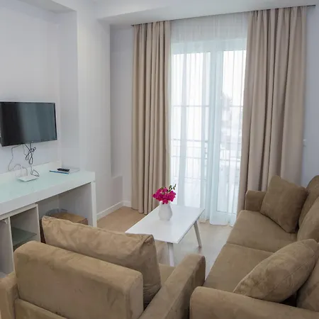 Hotel Kalcuni 4*