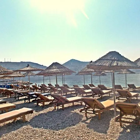 Hotel Kalcuni 4*