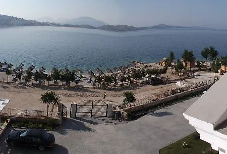 Hotel Kalcuni 4*